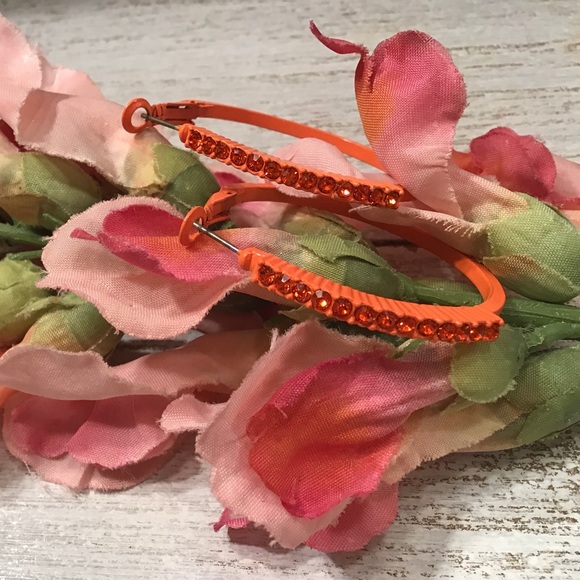 Large Hoops - Picture 4 of 7